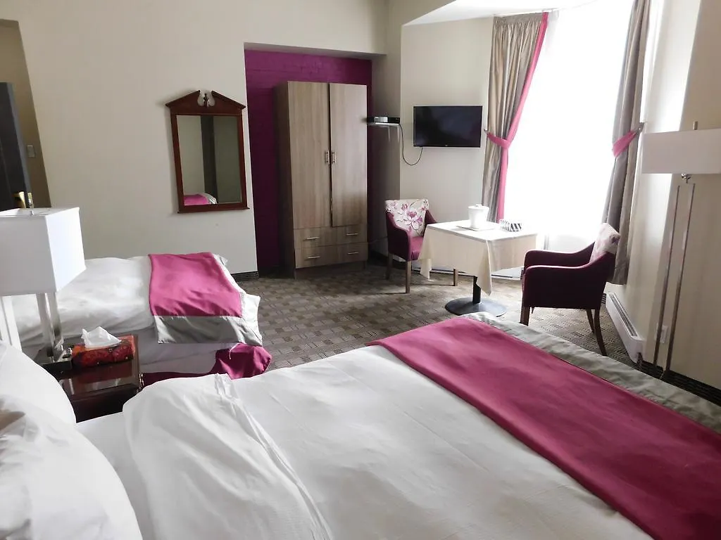 ***  Hotel A2K Montreal Canada